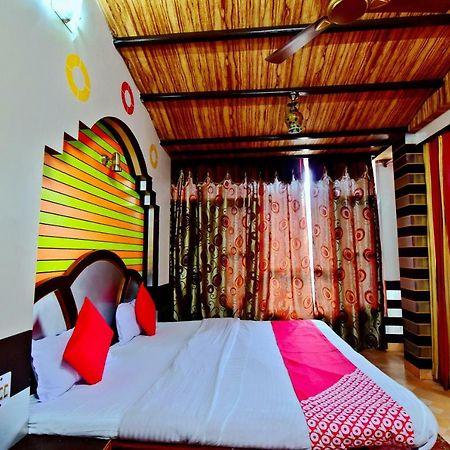 Oyo 26909 Hotel Paras มานดี ภายนอก รูปภาพ