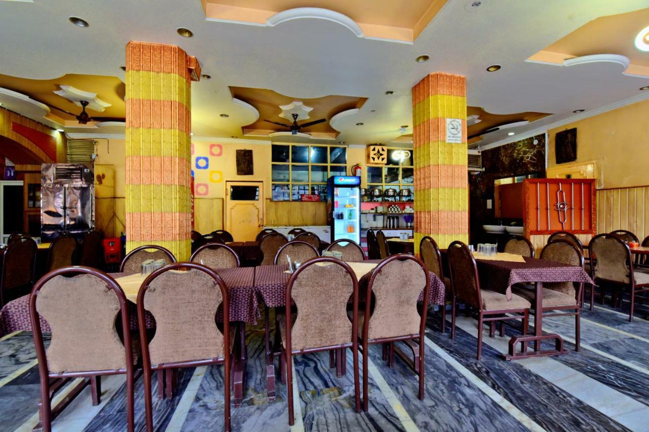 Oyo 26909 Hotel Paras มานดี ภายนอก รูปภาพ