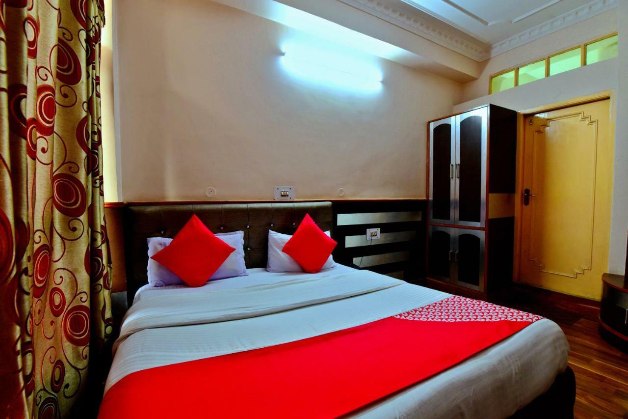 Oyo 26909 Hotel Paras มานดี ภายนอก รูปภาพ