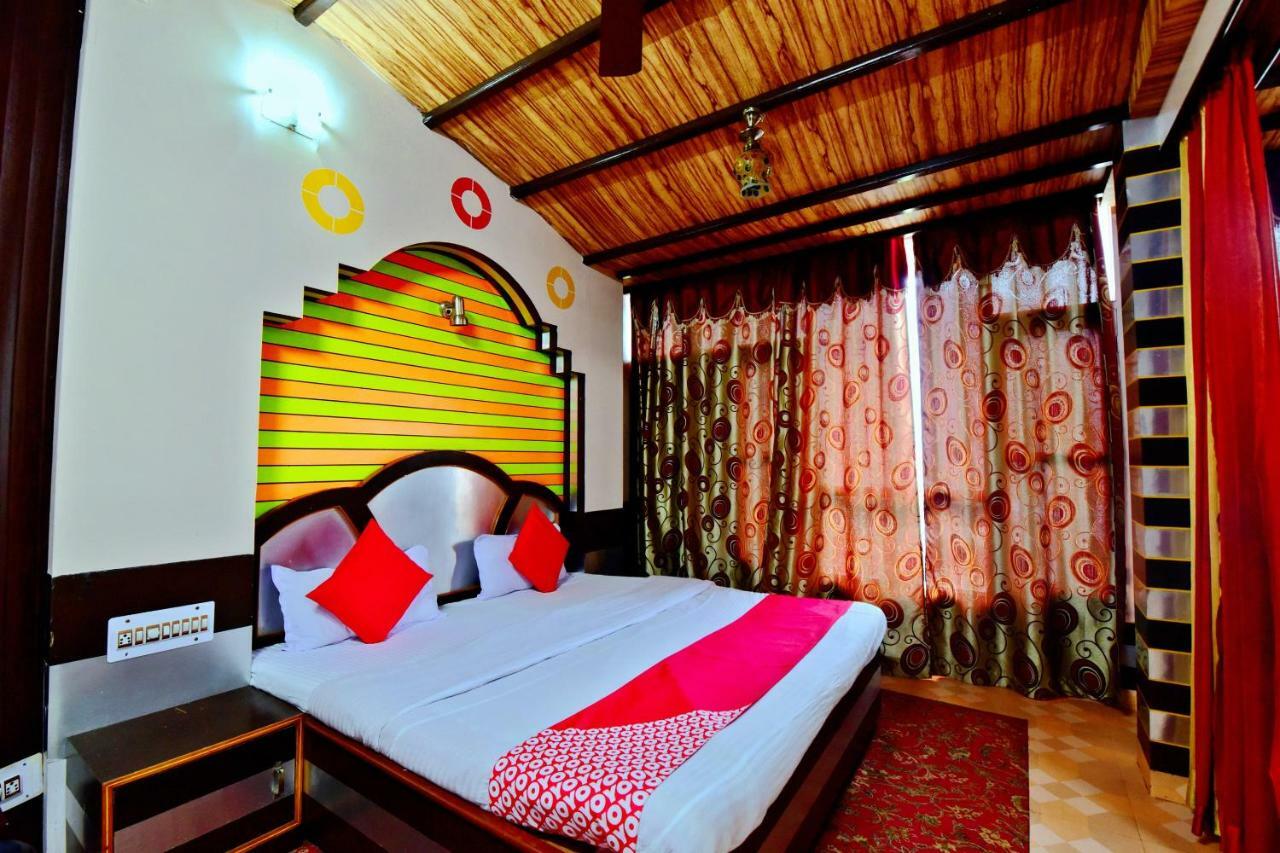 Oyo 26909 Hotel Paras มานดี ภายนอก รูปภาพ
