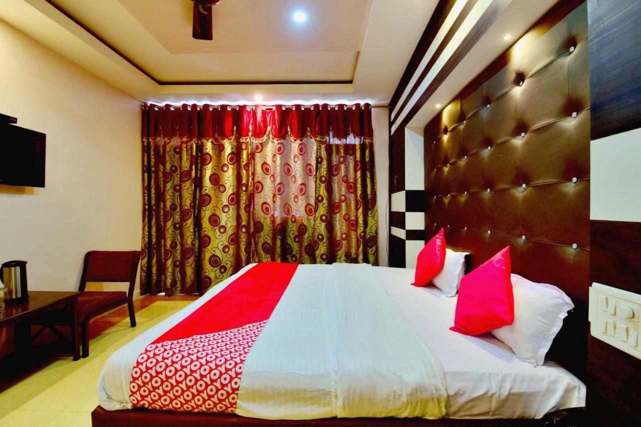 Oyo 26909 Hotel Paras มานดี ภายนอก รูปภาพ