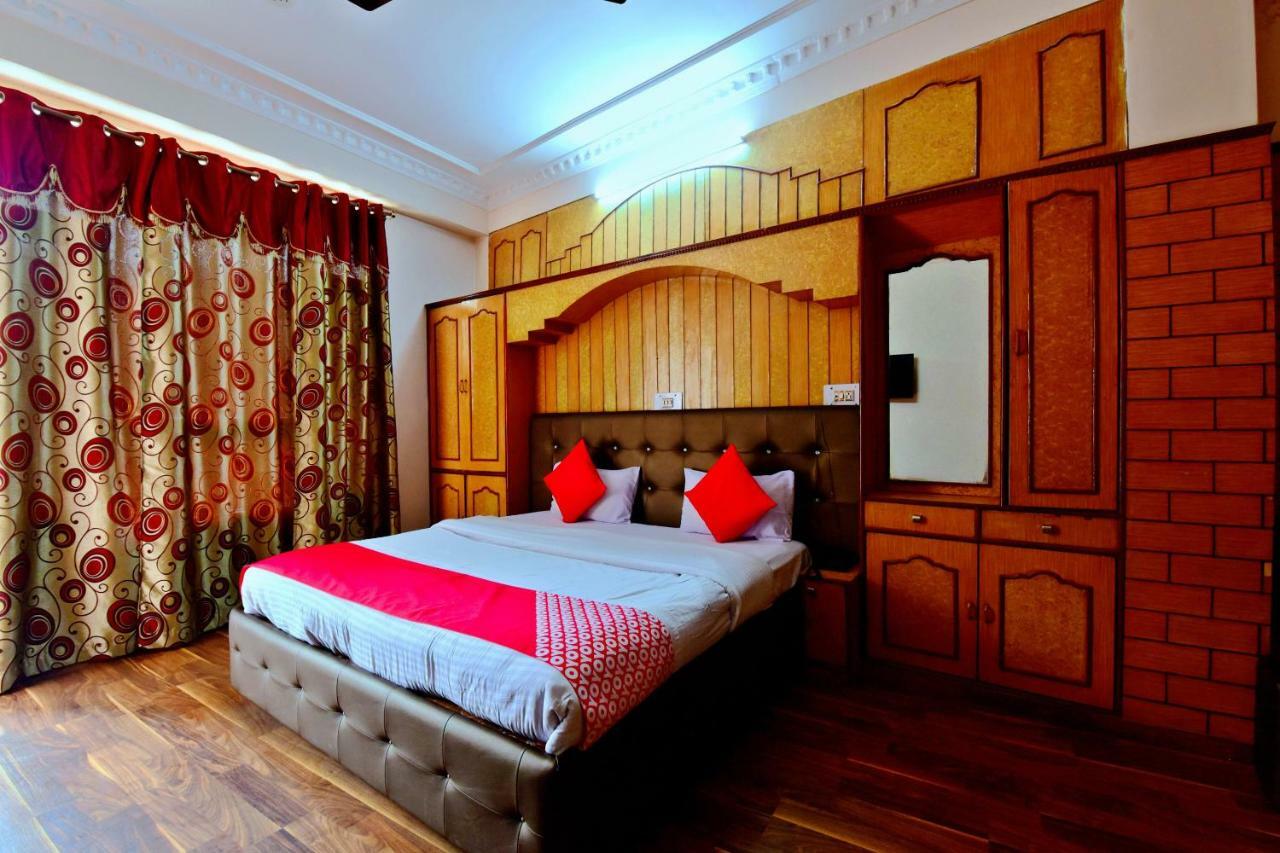Oyo 26909 Hotel Paras มานดี ภายนอก รูปภาพ